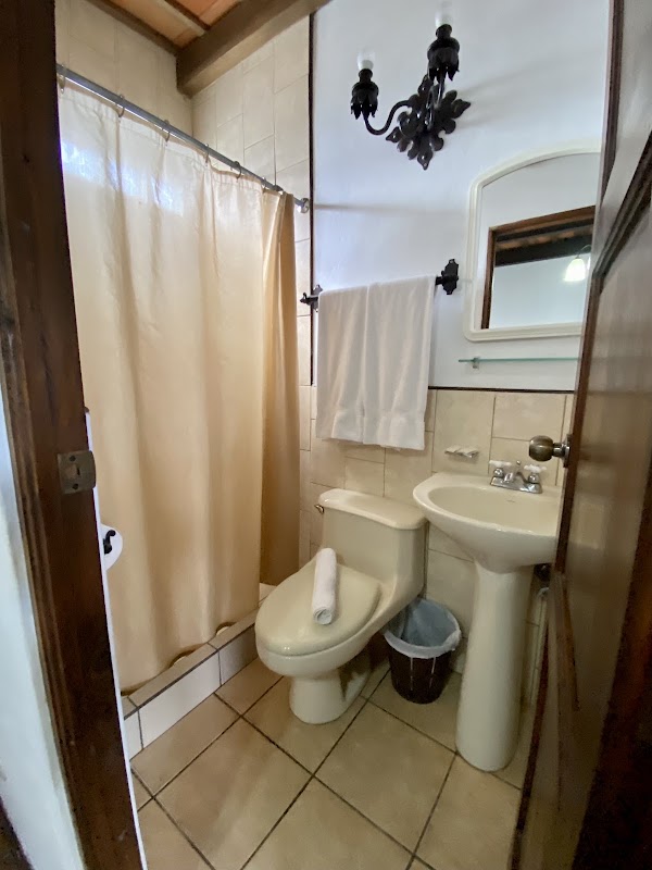 Villa de Antaño – 1a Avenida Sur, Calle de Los Pasos No.42 (photo 3)