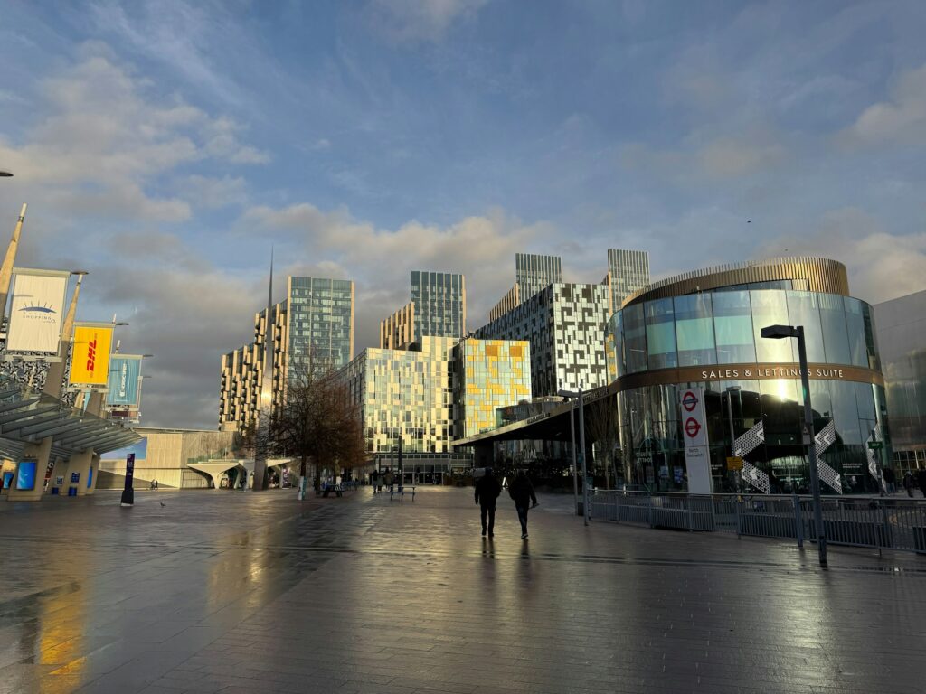Abords de l'O2 Arena sur la Greenwich Peninsula, quartier moderne de Londres