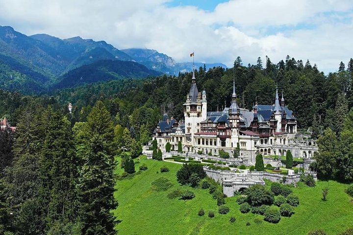 Castello di Peleș in Transilvania, tappa di un'escursione privata di una giornata da Bucarest