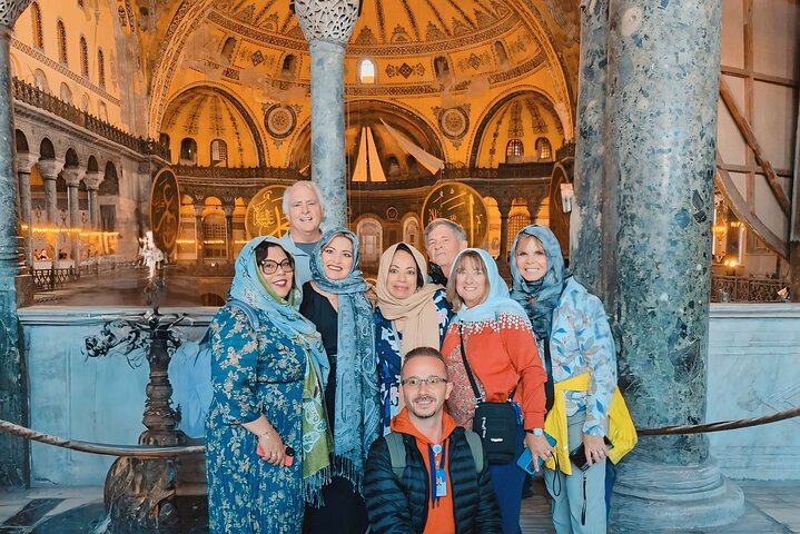 Coupole de Sainte-Sophie et minarets à Sultanahmet, quartier historique d'Istanbul