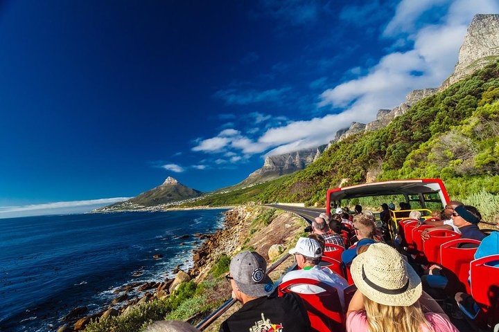 Doppeldeckerbus von City Sightseeing an der V&A Waterfront, Kapstadt