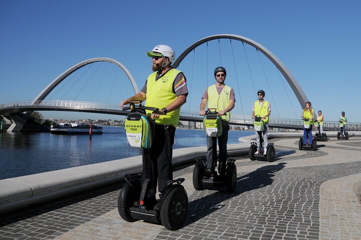 Segway lungo il fiume Swan a Perth