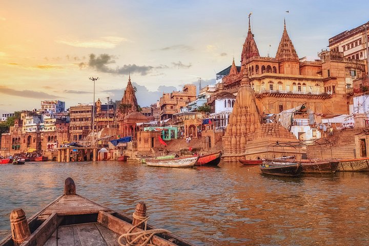 Temple and ghat in Varanasi visited on a private guided day