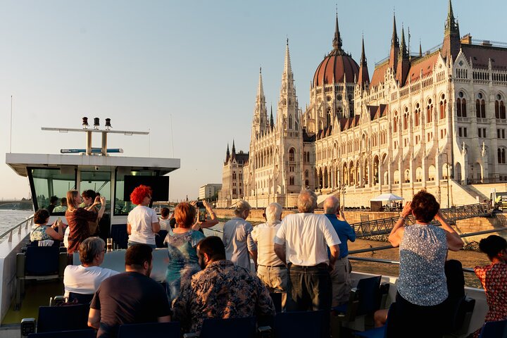 Croisière Legenda sur le Danube – Jane Haining rakpart, embarcadère Dock 11, 1052 Budapest (photo 2)