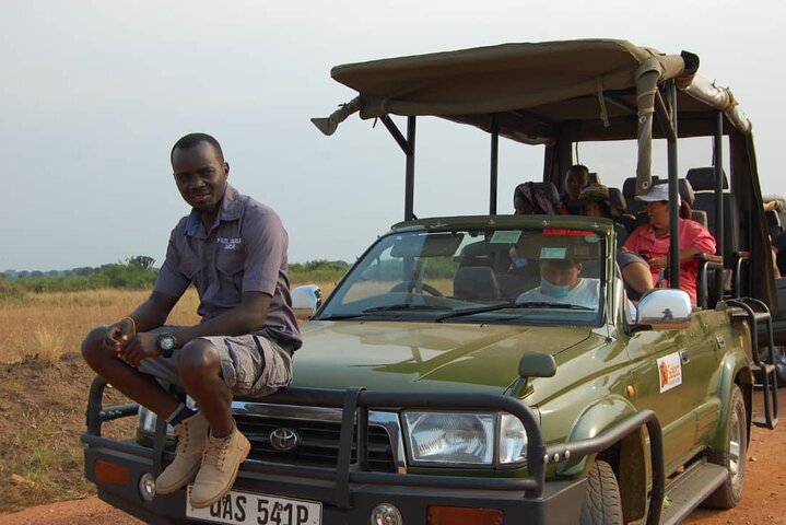 Queen Elizabeth : safari en jeep ouverte (plaines de Kasenyi) – Plaines de Kasenyi, Queen Elizabeth National Park, Ouganda (photo 1)