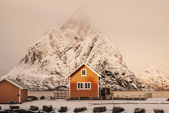 Reine, Hamnøy et Sakrisøy – Gunnar Bergs vei 2, 8300 Svolvær, Norvège (photo 1)