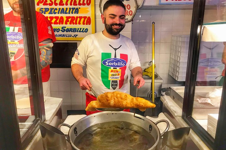 Street food dans le centre de Naples – Centre historique, 80134 Napoli NA, Italie (photo 2)