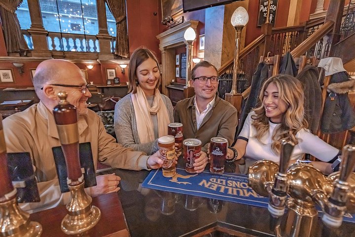 Visite des pubs historiques de Londres, en petit groupe – Sortie 2 de la station St Paul's, Panyer Alley, London EC4M 8AA (photo 1)