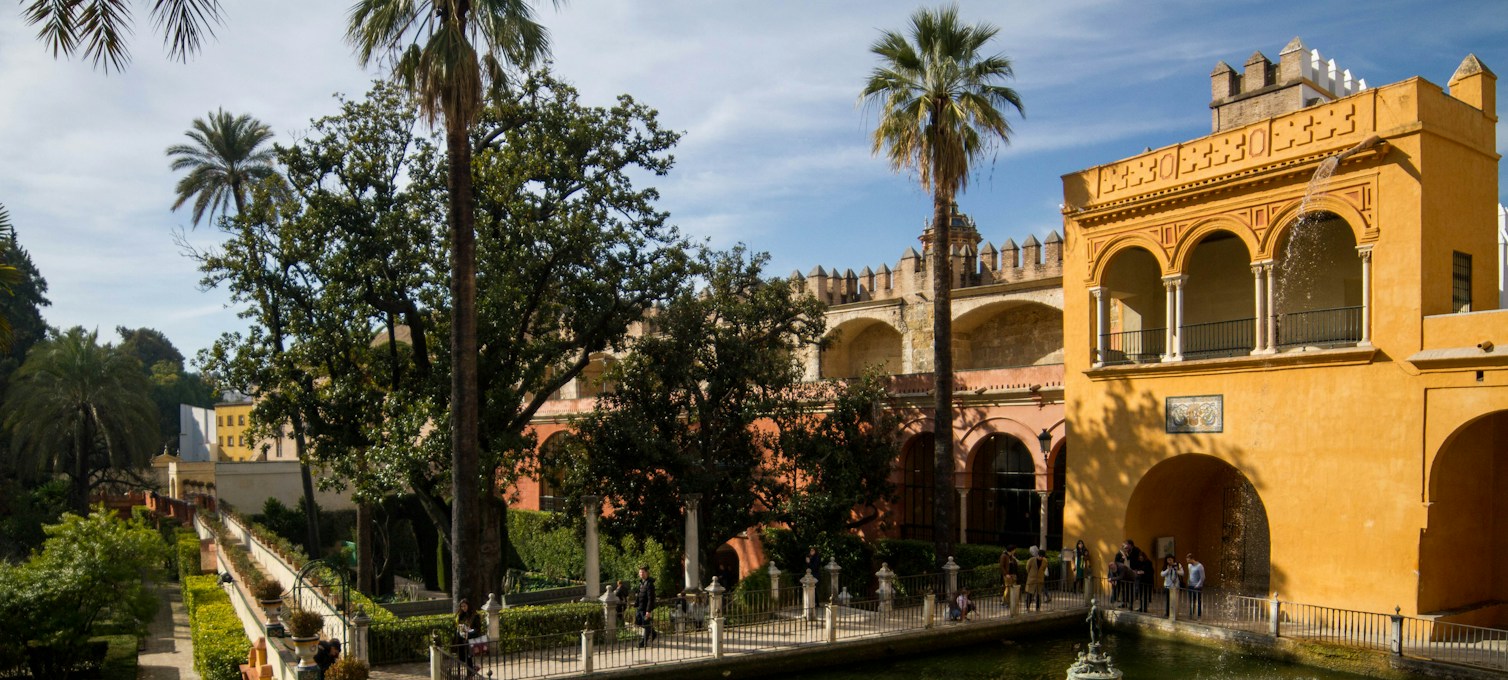 Mudéjar-Hof des Real Alcázar von Sevilla