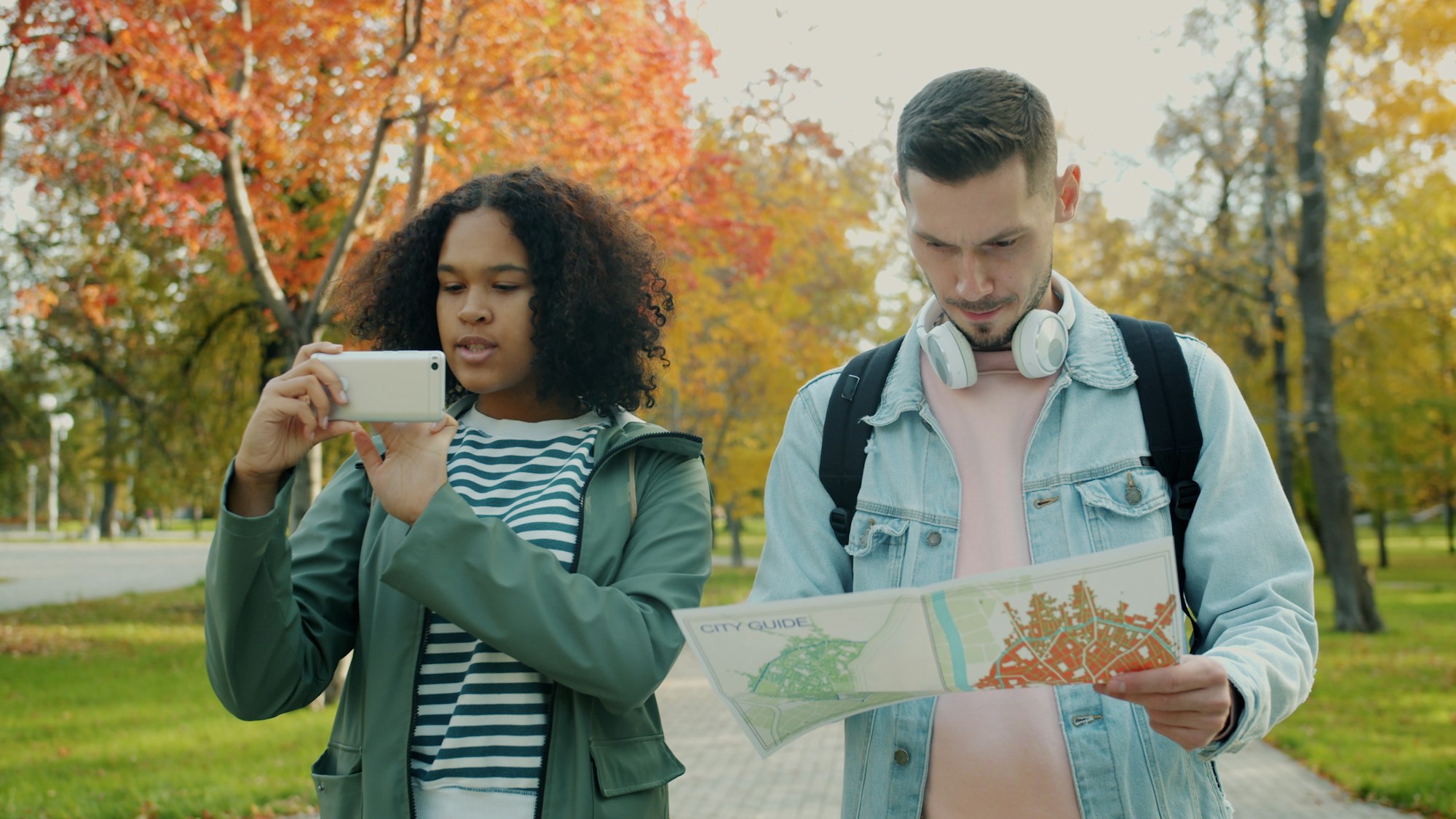 App to Find Things to Do on Vacation: 8 Tools Compared