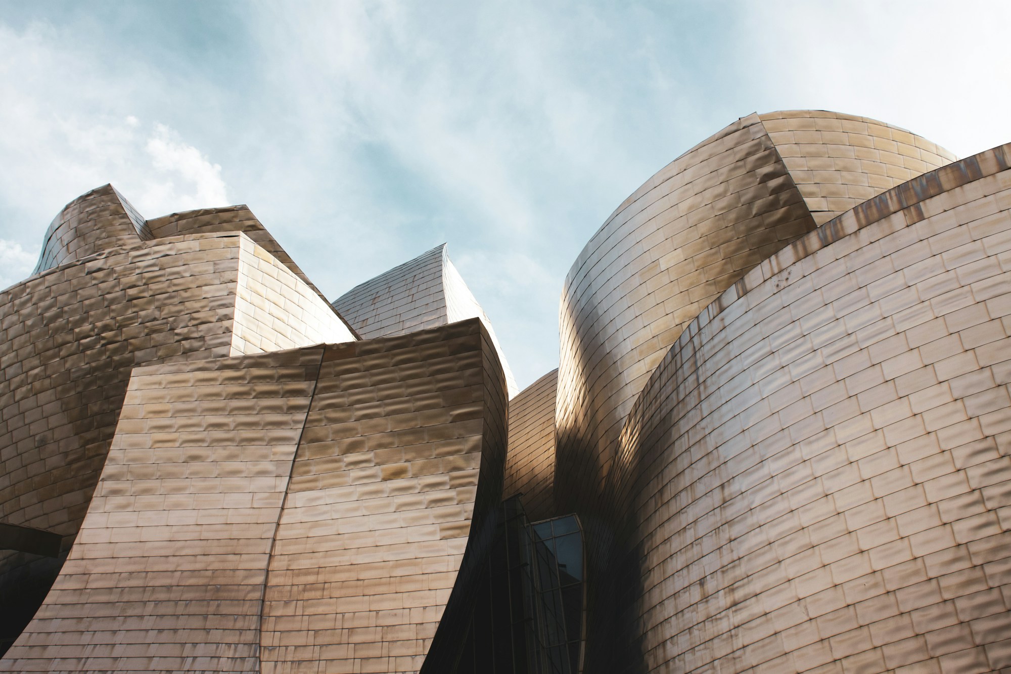 Architektur des Guggenheim-Museums in Bilbao