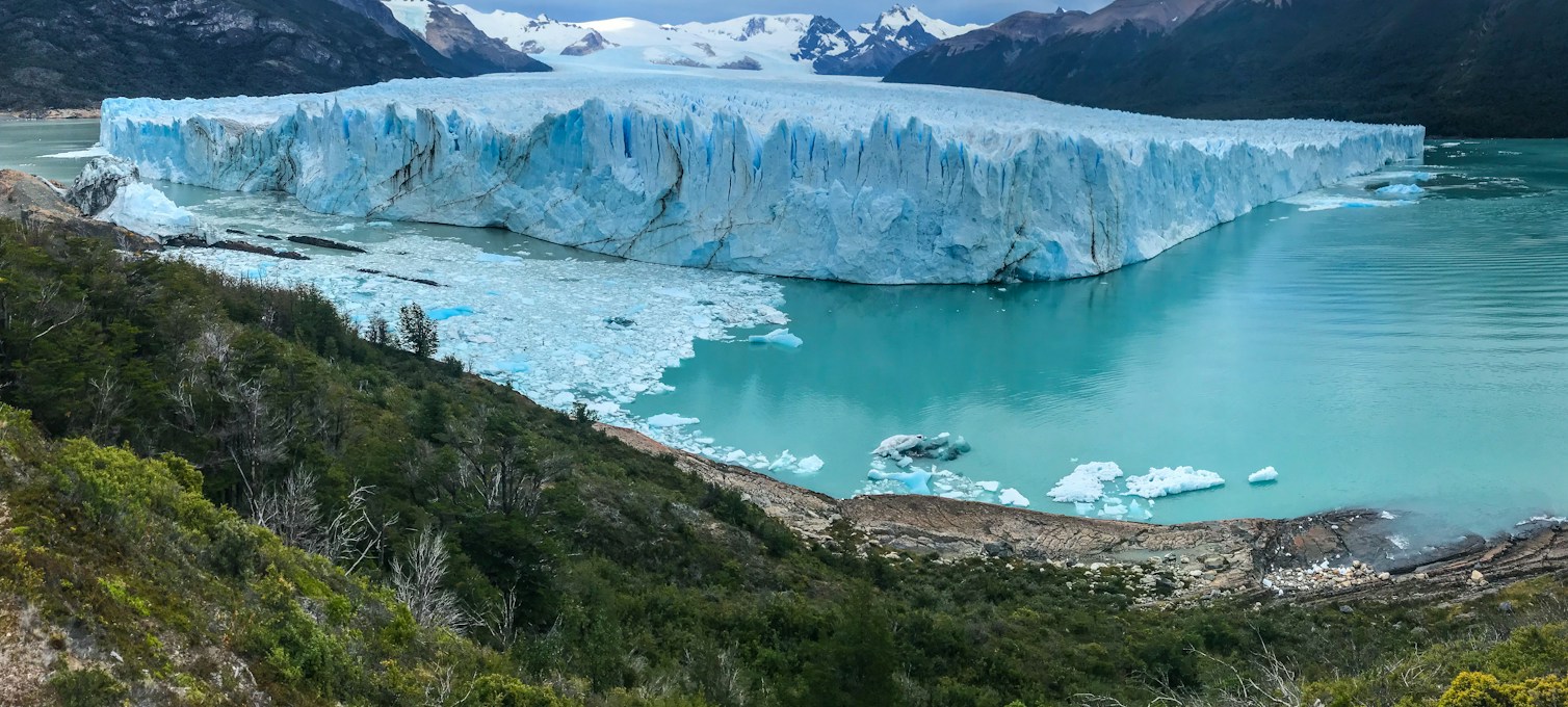 Front du glacier Perito Moreno au-dessus du lac Argentino