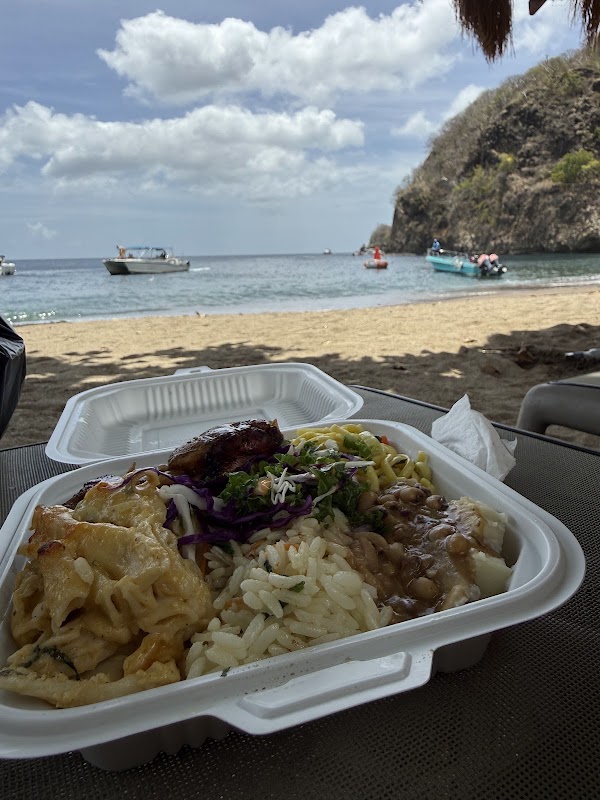 3Beez Beach Restaurant & Bar – Soufrière, Sainte-Lucie (photo 2)