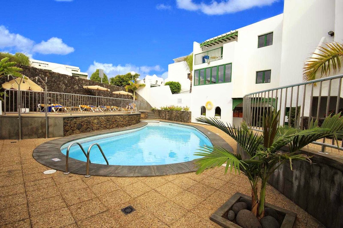 Apartamentos Acuario Sol – Calle de Rociega, 46, Puerto del Carmen (photo 1)