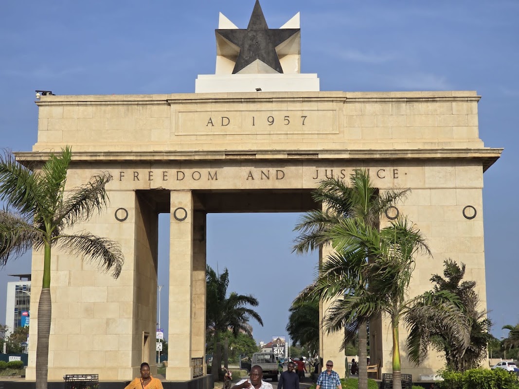 Arche de l'Indépendance – Black Star Square, Ridge, Accra, Ghana (photo 1)