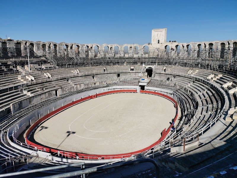 Arles en une journée : marché des Lices, amphithéâtre et théâtre antique – Rond-point des Arènes, 13200 Arles, France (photo 3)