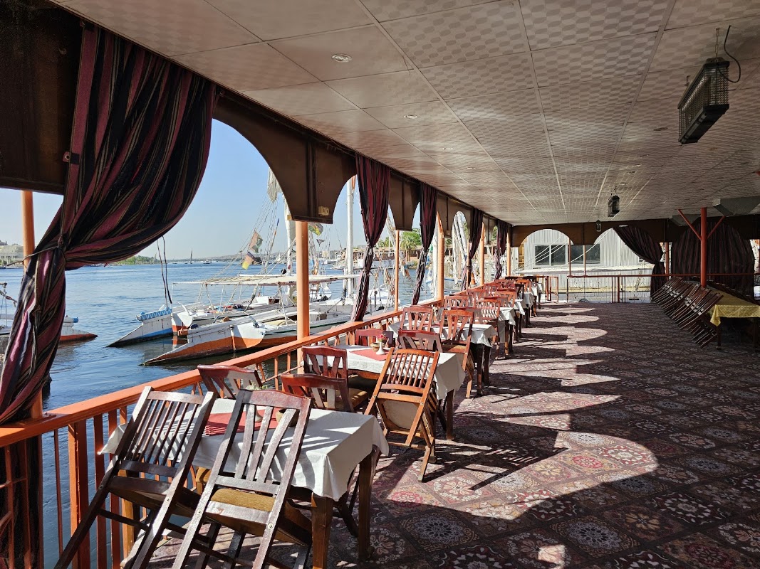 Aswan Moon – Corniche d'Assouan, Égypte (photo 1)