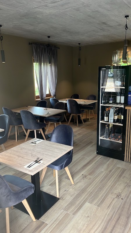 Bistro 9:45 – Ravni Laz 18, 5231 Bovec, Slovenia (photo 1)