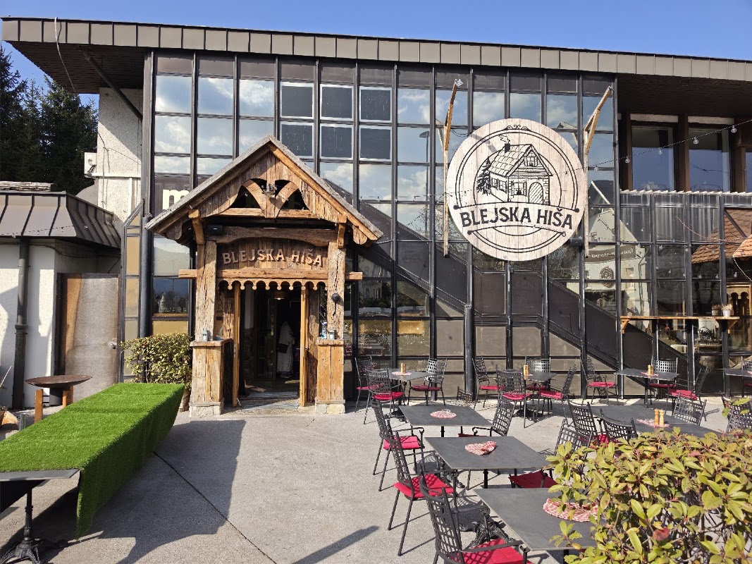 Blejska hiša – Ljubljanska cesta 13a, 4260 Bled, Slovenia (photo 1)