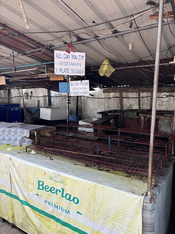 Buffet végétarien du marché de nuit – Ruelle du marché de nuit, Luang Prabang, Laos (photo 1)