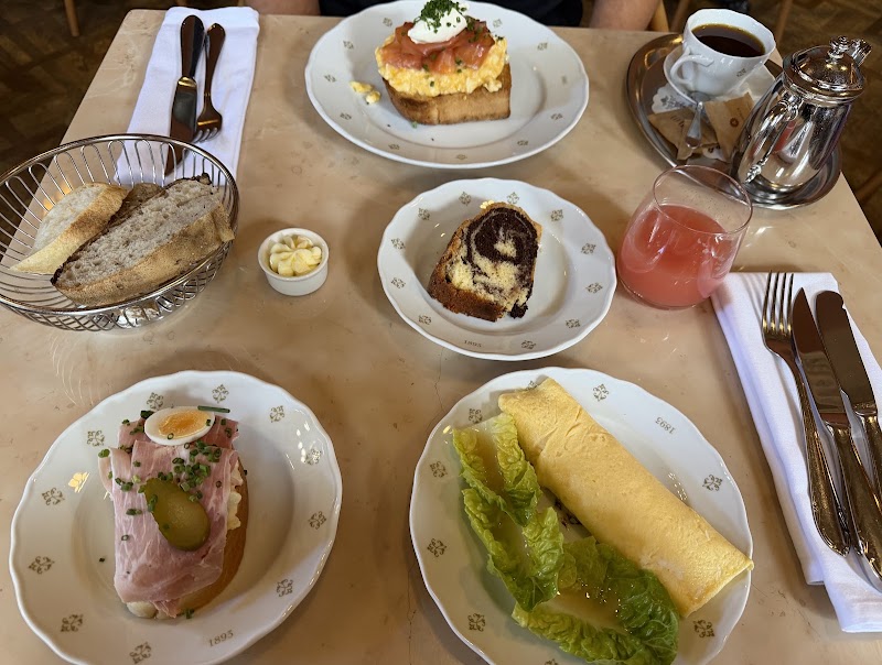 Café Savoy – Vítězná 124/5, 150 00 Prague 5, Tchéquie (photo 3)