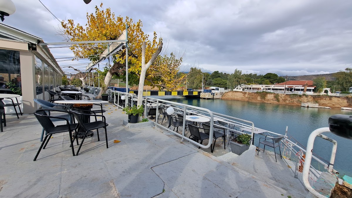 Canal de Corinthe et déjeuner à Isthmia – Canal de Corinthe, Isthme de Corinthe, Grèce (photo 1)