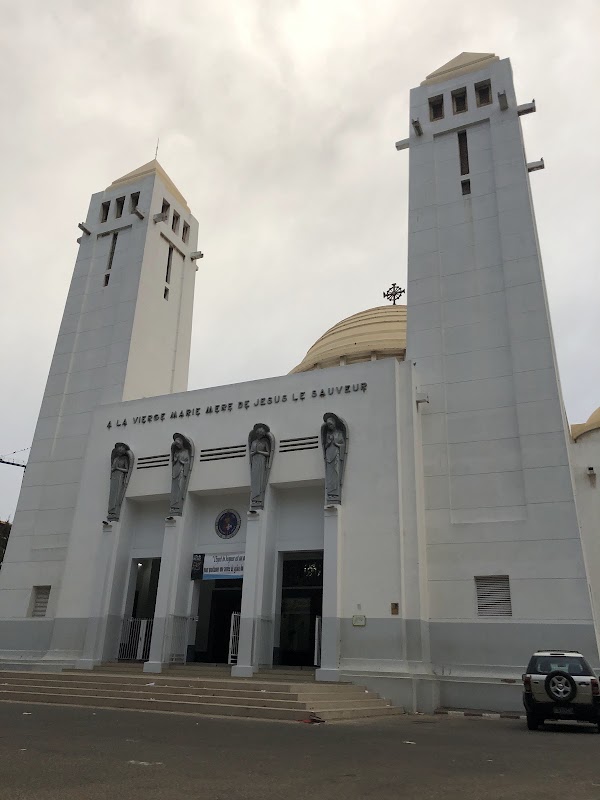 Cathédrale du Souvenir africain – Rue de la République, Dakar, Sénégal (photo 1)