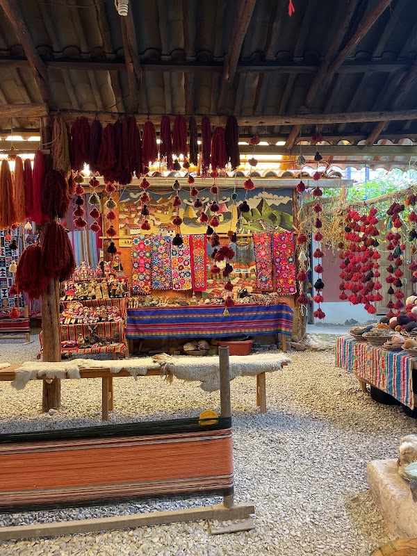 Centre de tissage et marché de Chinchero – JW5X+4Q6, Chinchero, Pérou (photo 2)