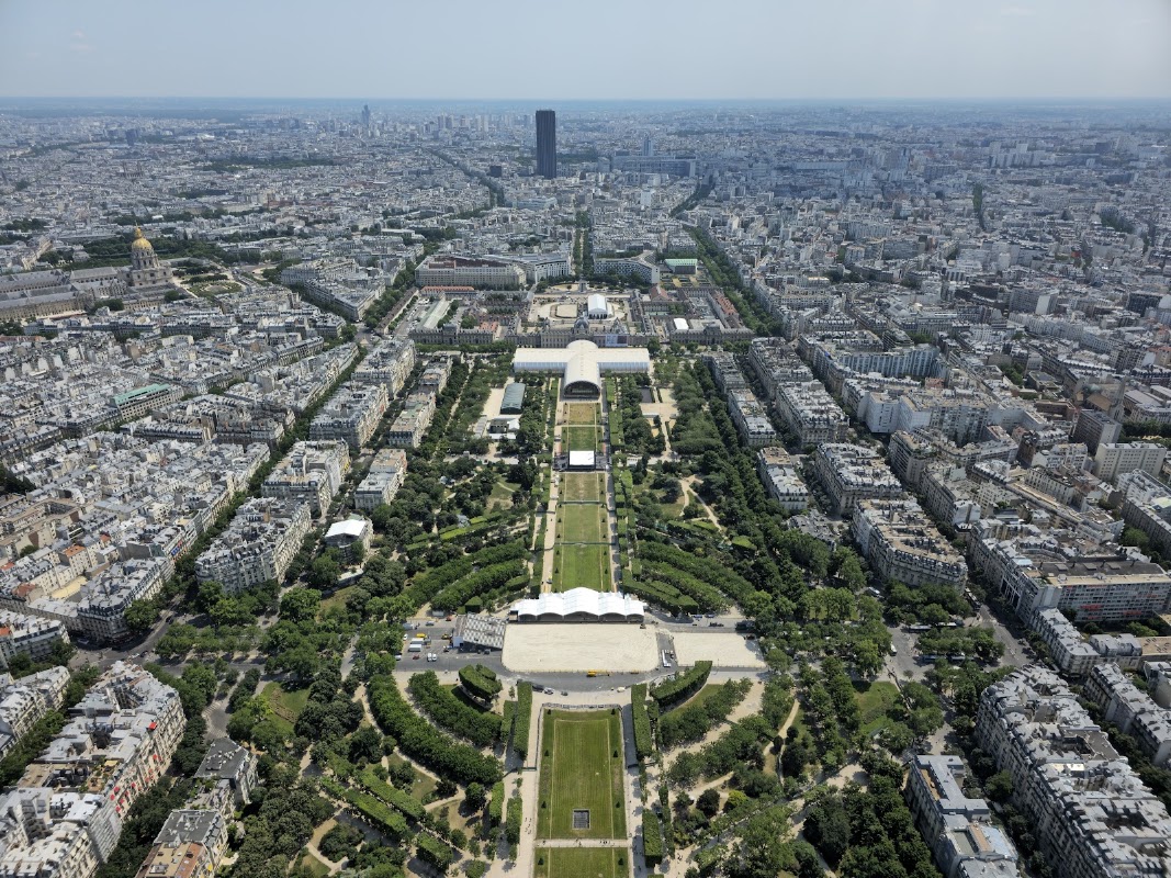 Champ-de-Mars – Champ de Mars, 75007 Paris, France (photo 1)
