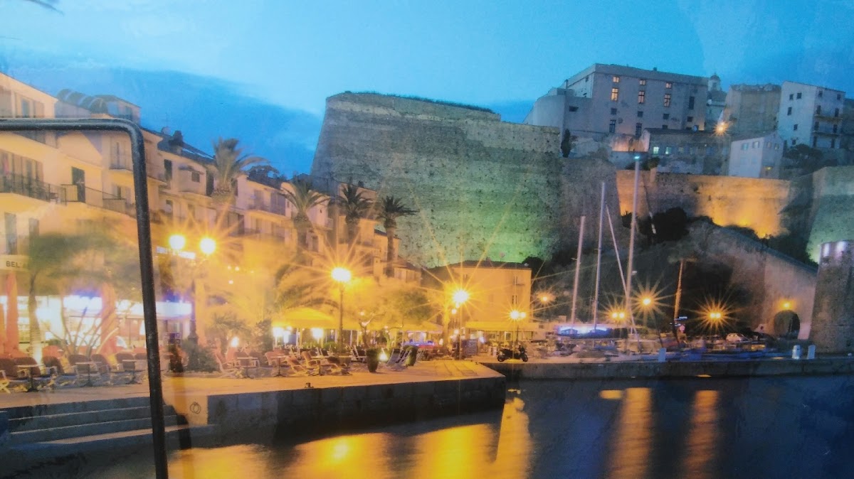 La citadelle de Calvi – Carrughju agneseq, 20260 Calvi, France (photo 1)