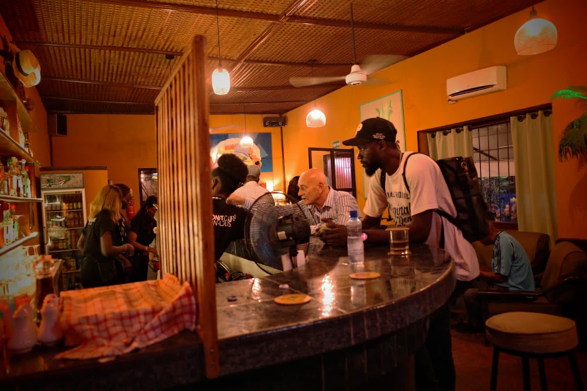 Coconut café – 445 Rue Bisson, St Louis, Sénégal (photo 1)