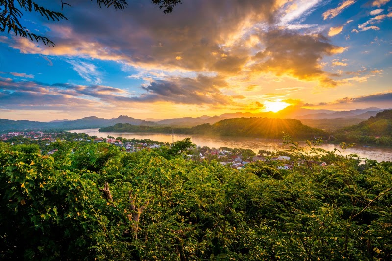 Colline du Phousi – Sisavangvong Road, Luang Prabang, Laos (photo 2)