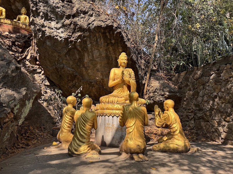 Colline du Phousi – Sisavangvong Road, Luang Prabang, Laos (photo 3)