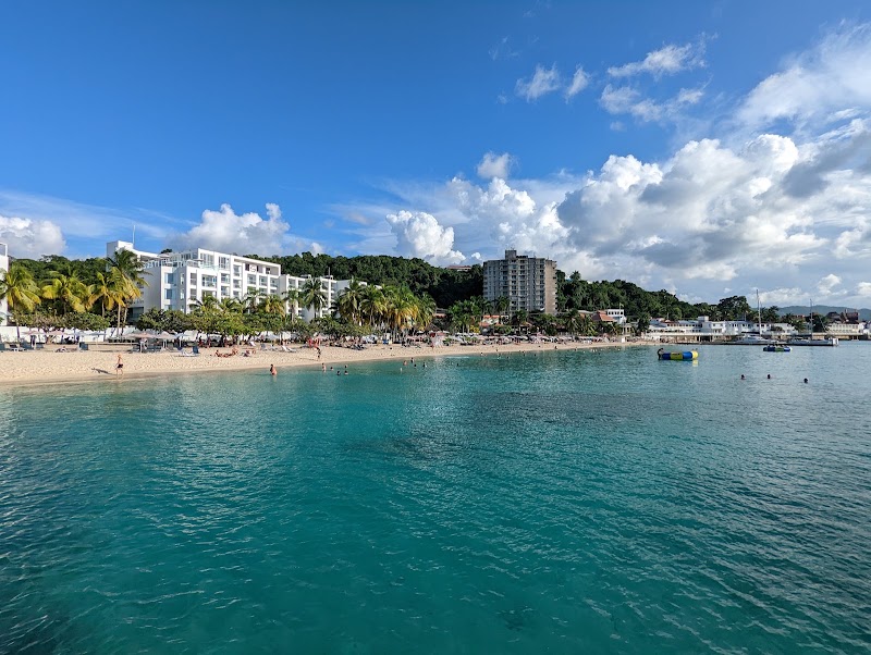 Doctor's Cave Beach : matinée de plage à Montego Bay – Gloucester Avenue, Montego Bay, Jamaïque (photo 3)