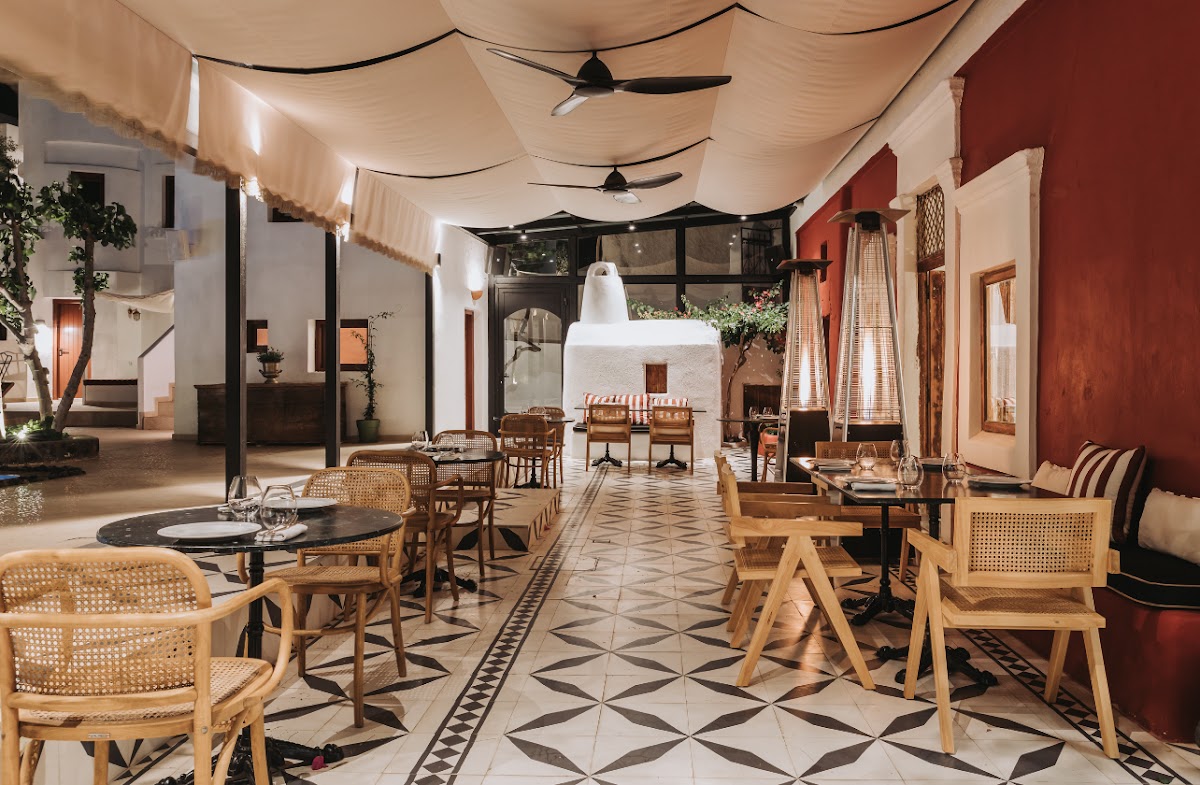 Fico Bistrot Restaurant – Imerovigli, 847 00 Santorin (adresse au niveau du quartier) (photo 1)