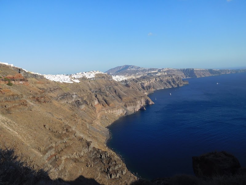 Fira et la corniche vers Firostefani – Corniche de Fira, Santorin, Grèce (photo 3)