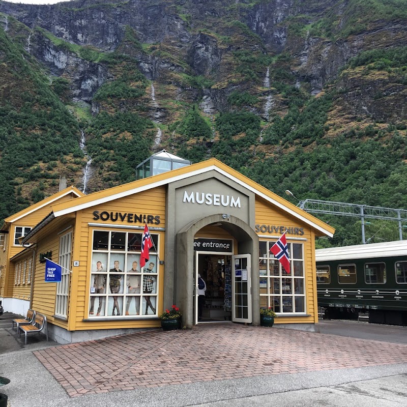 Flåm, village et gare de la Flåmsbana – Flåm stasjon, 5743 Flåm, Norvège (photo 3)