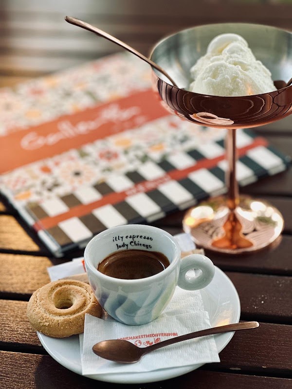 Galleria Art & Coffee – Strada Colonel Ion Buzoianu 1A, 500084 Brașov, Roumanie (photo 2)