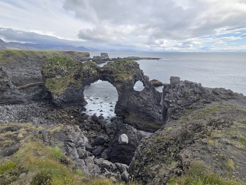 Gatklettur, l'arche d'Arnarstapi – Q98H+54H, 356 Arnarstapi, Islande (photo 2)
