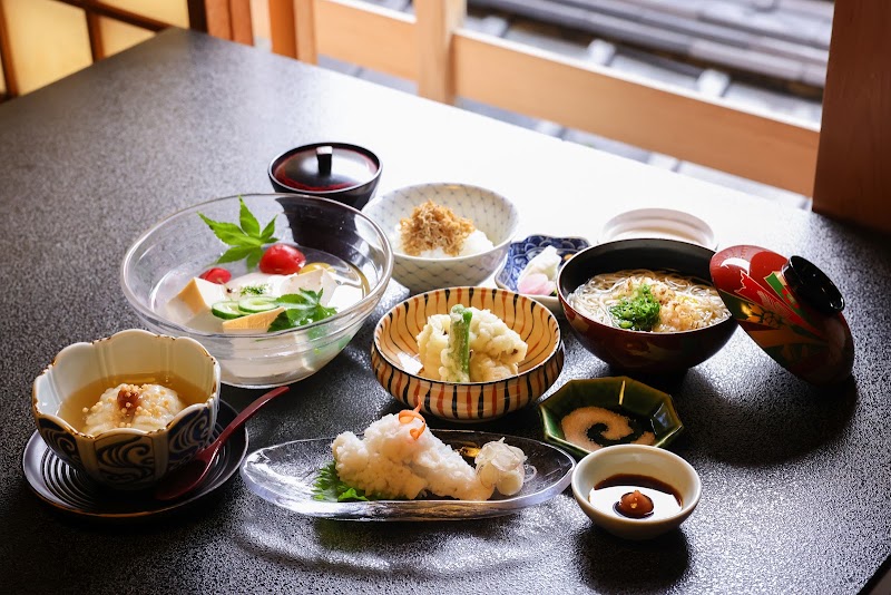 Gion Uemori – 570-6 Gionmachi Minamigawa, Higashiyama Ward, Kyoto, 605-0074, Japan (photo 2)