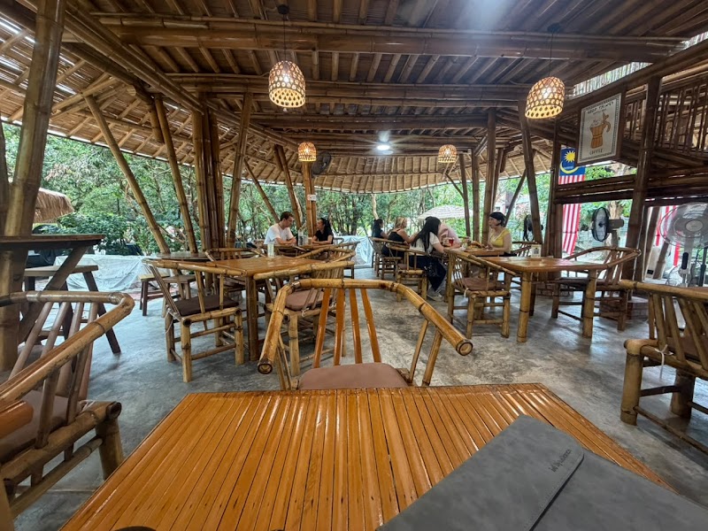 Golden Bamboo Cafe – Pantai Cenang, PT 364, Jalan Lye, Kampung Lubok Buaya, 07000 Langkawi, Kedah, Malaysia (photo 2)