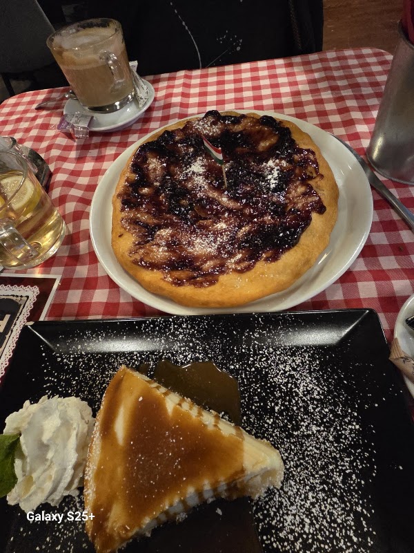 Goulash et Langos Bar – Ferenciek tere 5, 1053 Budapest, Hongrie (photo 3)