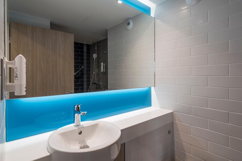 Holiday Inn Express Paris - CDG Airport by IHG – 5 Rue du Voyageur, 95700 Roissy-en-France, France (photo 3)