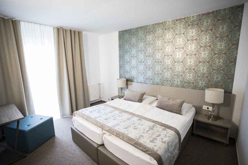 Hotel Alp – Trg Golobarskih Zrtev 48, Bovec (photo 2)