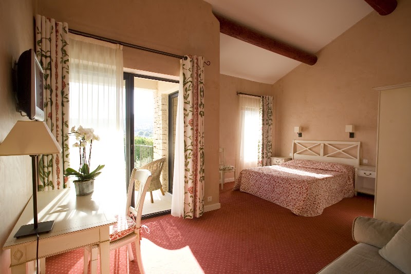 Hôtel Carcarille Restaurant Le C – Les Gervais, 84220 Gordes (photo 2)