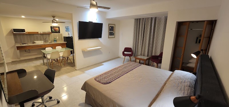 Hotel y Suites Nader – Av. Nader No. 5, SM 5, Centro, Cancún (photo 2)