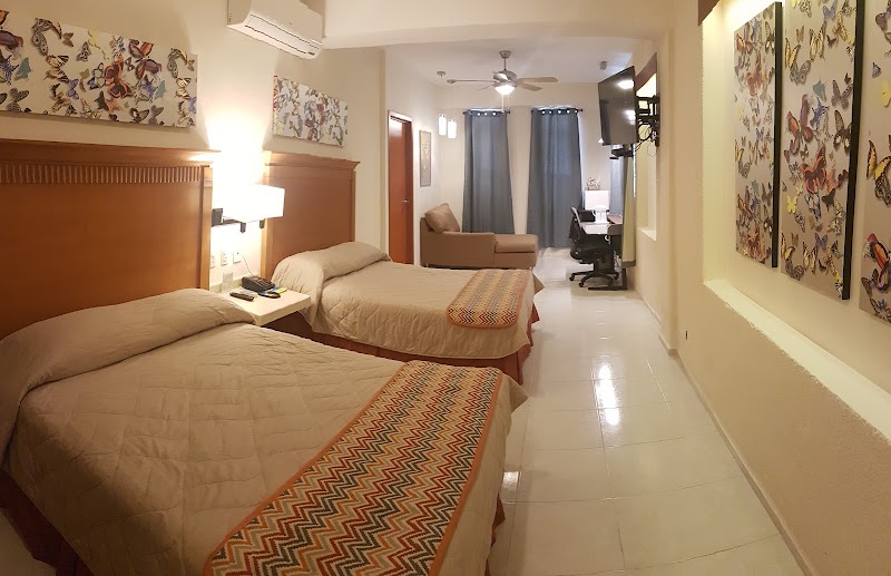 Hotel y Suites Nader – Av. Nader No. 5, SM 5, Centro, Cancún (photo 3)