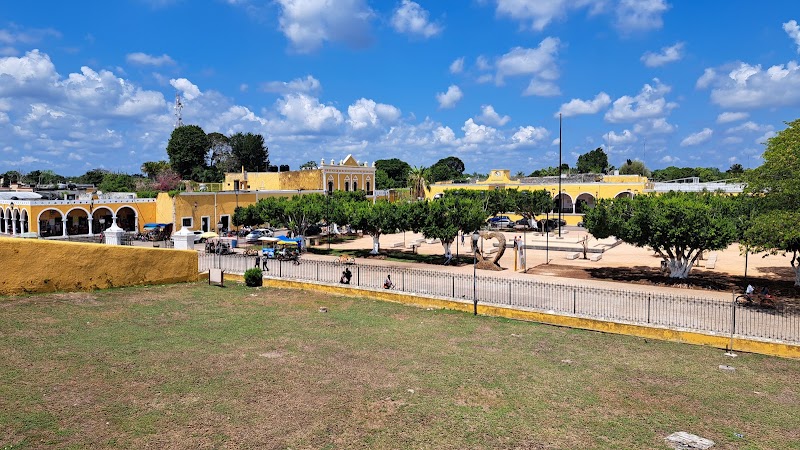 Izamal – Convento San Antonio de Padua, Izamal, Yucatán, Mexique (photo 2)