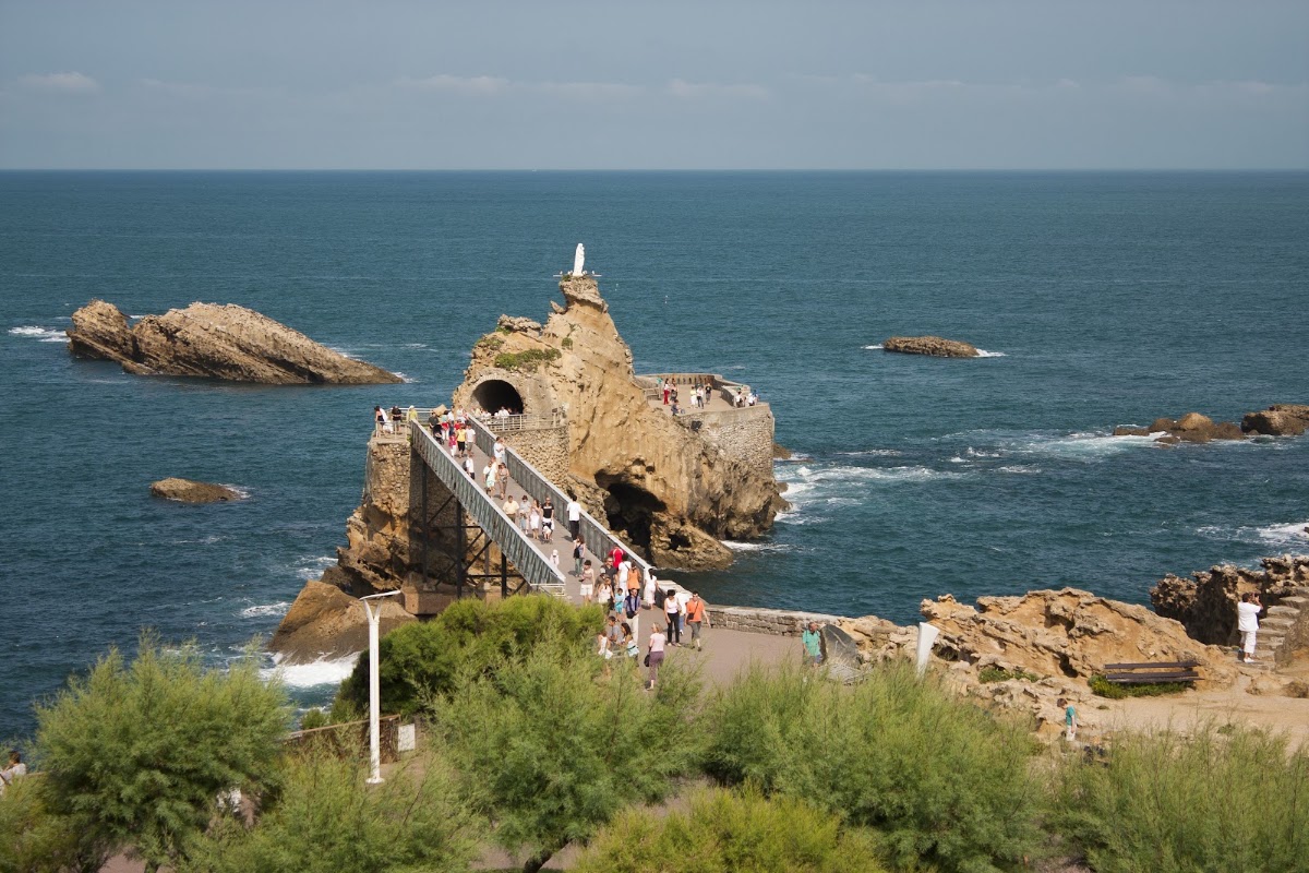 Journée à Biarritz : halles, Rocher de la Vierge et plages – Rocher de la Vierge, 64200 Biarritz, France (photo 1)