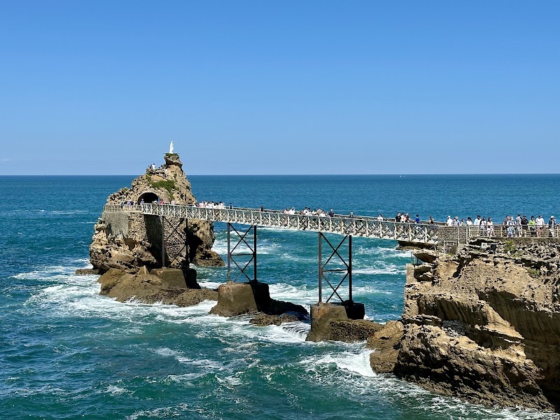 Journée à Biarritz : halles, Rocher de la Vierge et plages – Rocher de la Vierge, 64200 Biarritz, France (photo 3)